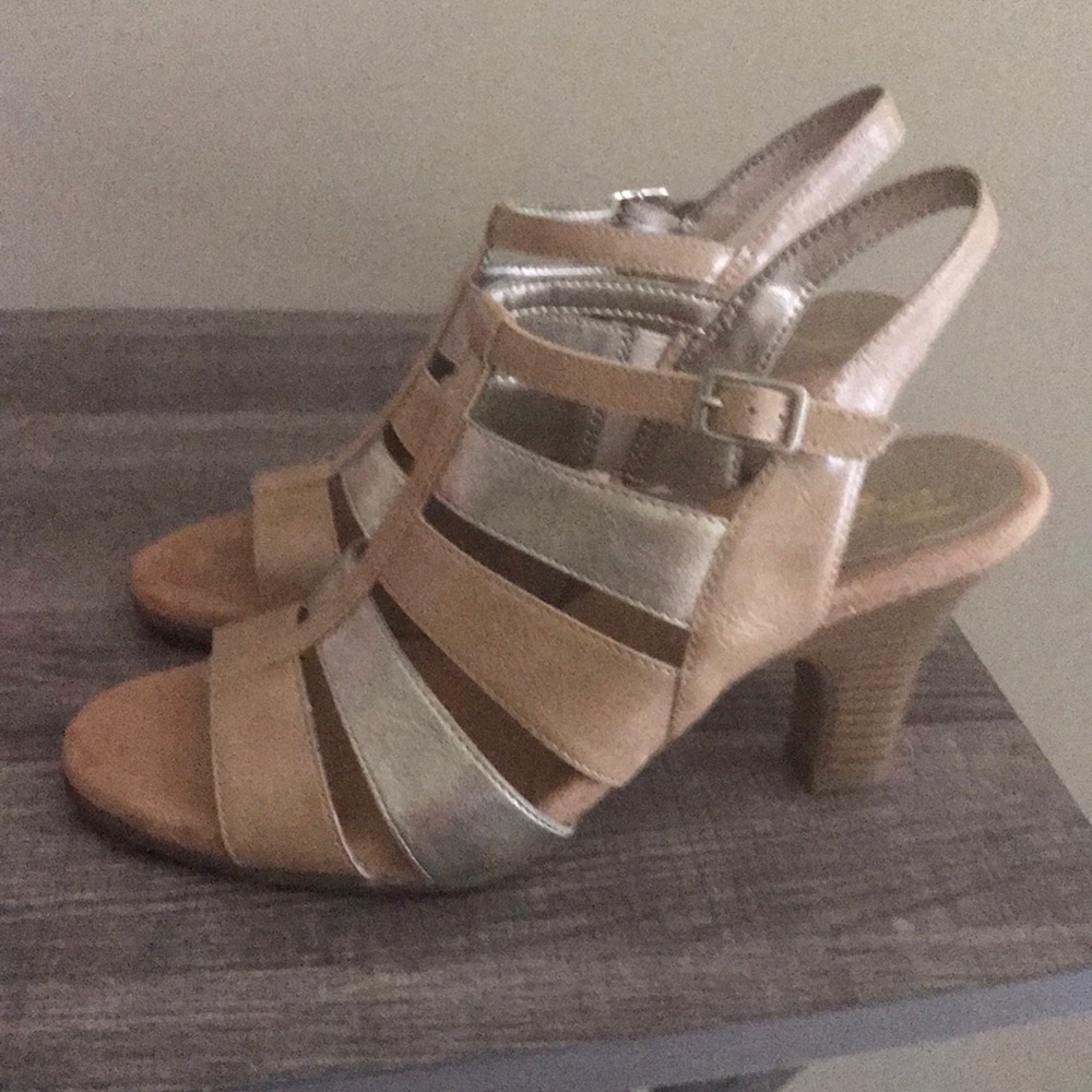 Aerosoles, tan/gold straps, 8 1/2M, 3” heel